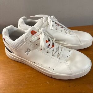 Size 11.5 - ON The Roger Advantage White /black  Men’s Walking  Athletic